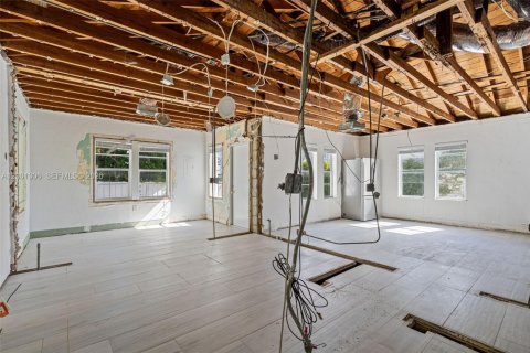 Villa ou maison à vendre à Miami, Floride: 3 chambres, 148.27 m2 № 2065626 - photo 13