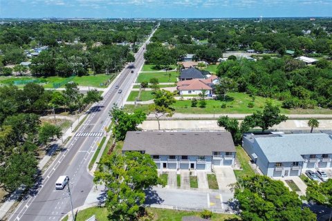 Copropriété à vendre à Pinellas Park, Floride: 2 chambres, 110.55 m2 № 2110418 - photo 2