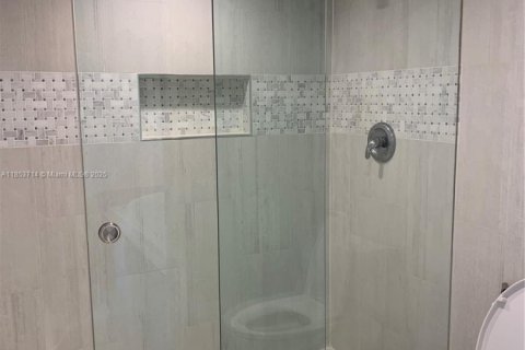 Снять в аренду кондоминиум в Авентура, Флорида 2 спальни, 109.72м2, № 1871851 - фото 8