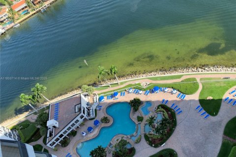Condominio en alquiler en Aventura, Florida, 2 dormitorios, 109.72 m2 № 1871851 - foto 9
