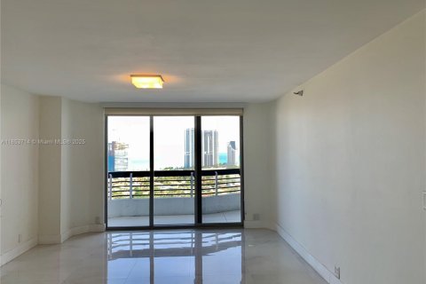Condominio en alquiler en Aventura, Florida, 2 dormitorios, 109.72 m2 № 1871851 - foto 3