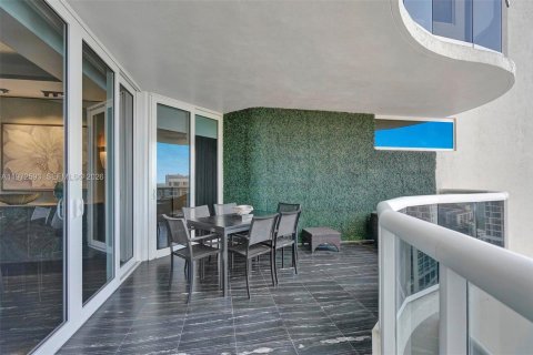 Condominio en venta en Sunny Isles Beach, Florida, 3 dormitorios, 170.94 m2 № 2032820 - foto 24