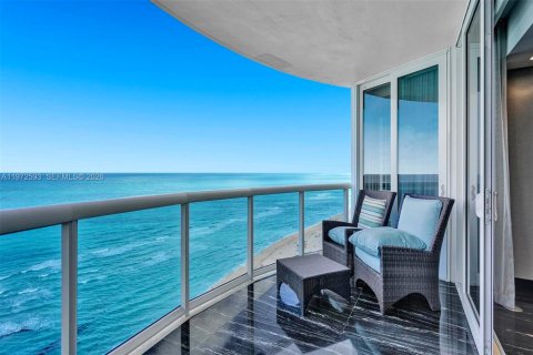 Condominio en venta en Sunny Isles Beach, Florida, 3 dormitorios, 170.94 m2 № 2032820 - foto 8