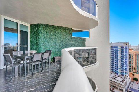 Condominio en venta en Sunny Isles Beach, Florida, 3 dormitorios, 170.94 m2 № 2032820 - foto 25