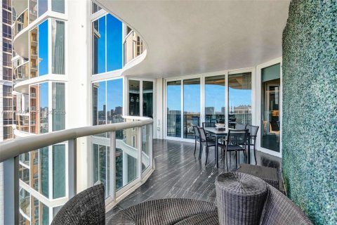 Condominio en venta en Sunny Isles Beach, Florida, 3 dormitorios, 170.94 m2 № 2032820 - foto 23