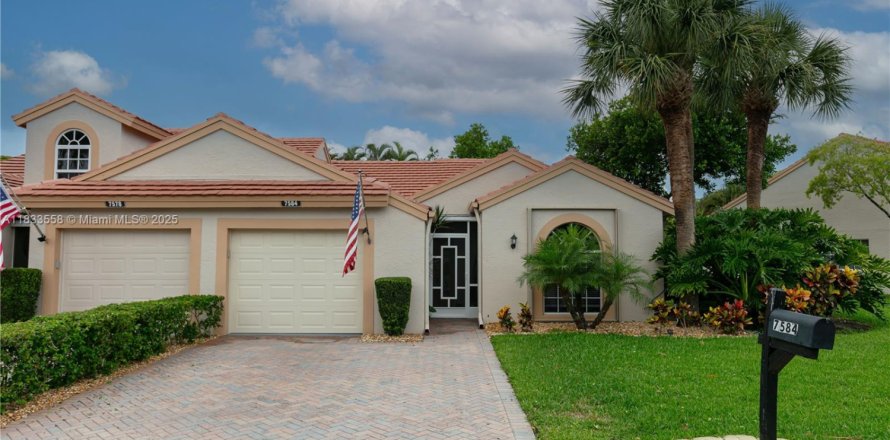 House in Delray Beach, Florida 2 bedrooms, 141.58 sq.m. № 1814505