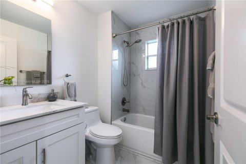 House in Delray Beach, Florida 2 bedrooms, 141.58 sq.m. № 1814505 - photo 27