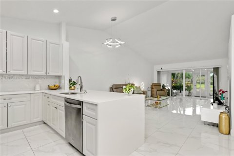 House in Delray Beach, Florida 2 bedrooms, 141.58 sq.m. № 1814505 - photo 11