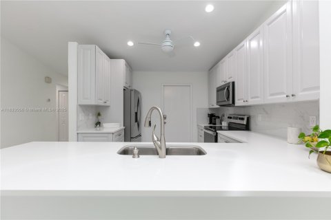 House in Delray Beach, Florida 2 bedrooms, 141.58 sq.m. № 1814505 - photo 15