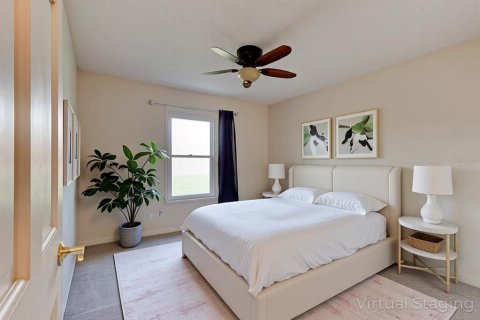 House in Deltona, Florida 3 bedrooms, 170.94 sq.m. № 1913196 - photo 15