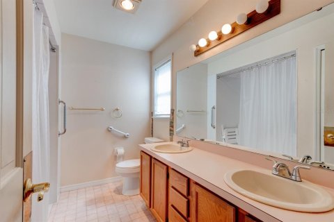 House in Deltona, Florida 3 bedrooms, 170.94 sq.m. № 1913196 - photo 9
