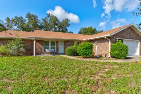 House in Deltona, Florida 3 bedrooms, 170.94 sq.m. № 1913196 - photo 3