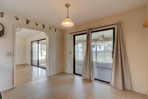 House in Deltona, Florida 3 bedrooms, 170.94 sq.m. № 1913196 - photo 12