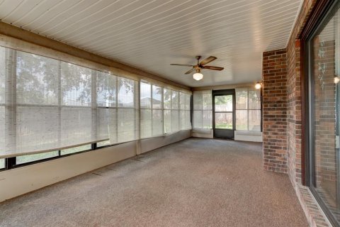 House in Deltona, Florida 3 bedrooms, 170.94 sq.m. № 1913196 - photo 20