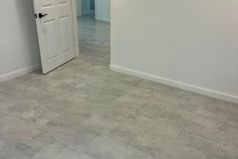Casa en alquiler en Pomona Park, Florida, 2 dormitorios, 59.09 m2 № 2101270 - foto 11