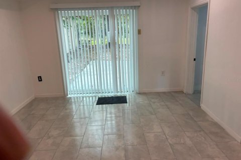 Casa en alquiler en Pomona Park, Florida, 2 dormitorios, 59.09 m2 № 2101270 - foto 9