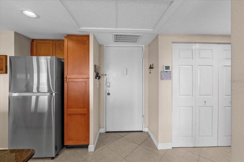 Condominio en venta en Clearwater, Florida, 1 dormitorio, 72 m2 № 1910975 - foto 6