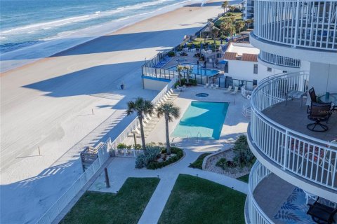 Condo in Daytona Beach, Florida, 3 bedrooms  № 2136263 - photo 12