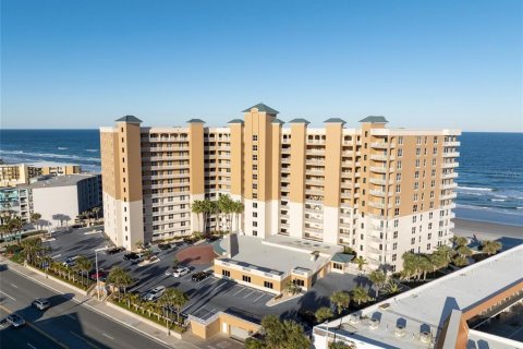 Condo à Daytona Beach, Floride, 3 chambres  № 2136263
