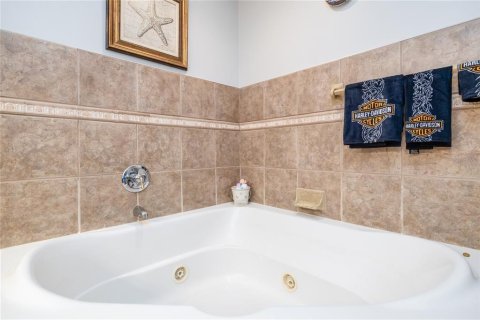 Condo in Daytona Beach, Florida, 3 bedrooms  № 2136263 - photo 24