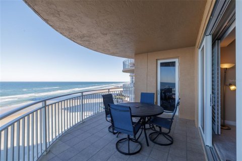 Condo in Daytona Beach, Florida, 3 bedrooms  № 2136263 - photo 8