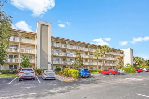 Condo in Coconut Creek, Florida, 2 bedrooms  № 2087992 - photo 30