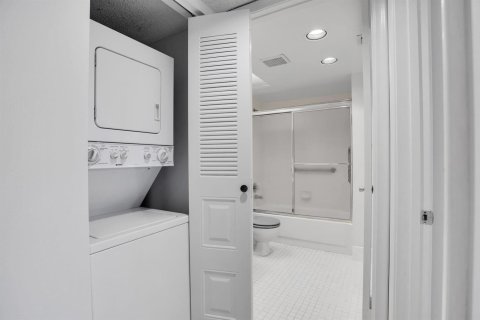 Condo in Coconut Creek, Florida, 2 bedrooms  № 2087992 - photo 4