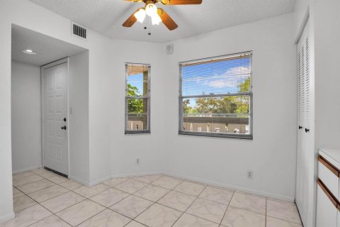 Condo in Coconut Creek, Florida, 2 bedrooms  № 2087992 - photo 6