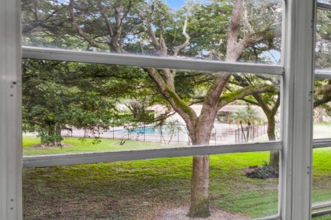 Condo in Coconut Creek, Florida, 2 bedrooms  № 2087992 - photo 5