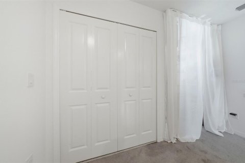 House in Zephyrhills, Florida 4 bedrooms, 163.88 sq.m. № 2212034 - photo 26