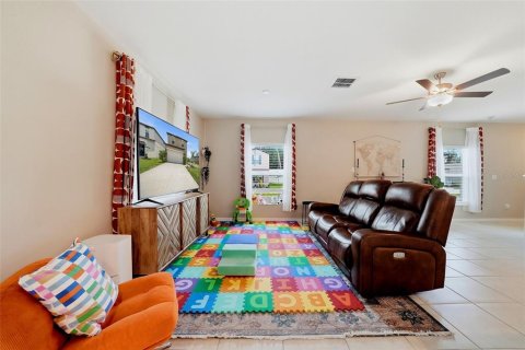 House in Zephyrhills, Florida 4 bedrooms, 163.88 sq.m. № 2212034 - photo 7