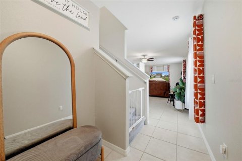 House in Zephyrhills, Florida 4 bedrooms, 163.88 sq.m. № 2212034 - photo 4