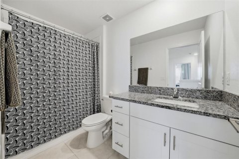 House in Zephyrhills, Florida 4 bedrooms, 163.88 sq.m. № 2212034 - photo 28