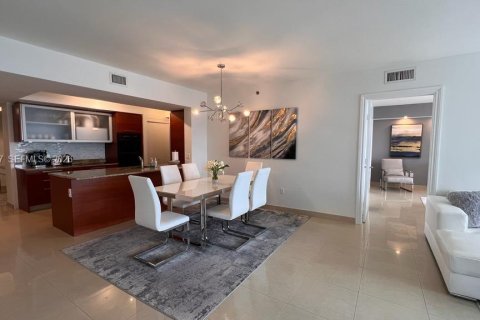Copropriété à louer à Hallandale Beach, Floride: 3 chambres, 155.61 m2 № 2153604 - photo 6