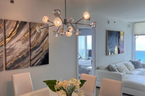 Copropriété à louer à Hallandale Beach, Floride: 3 chambres, 155.61 m2 № 2153604 - photo 7