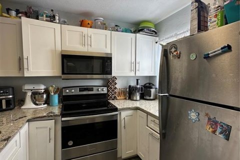 Condo in Winter Park, Florida, 2 bedrooms № 2092596 - photo 14