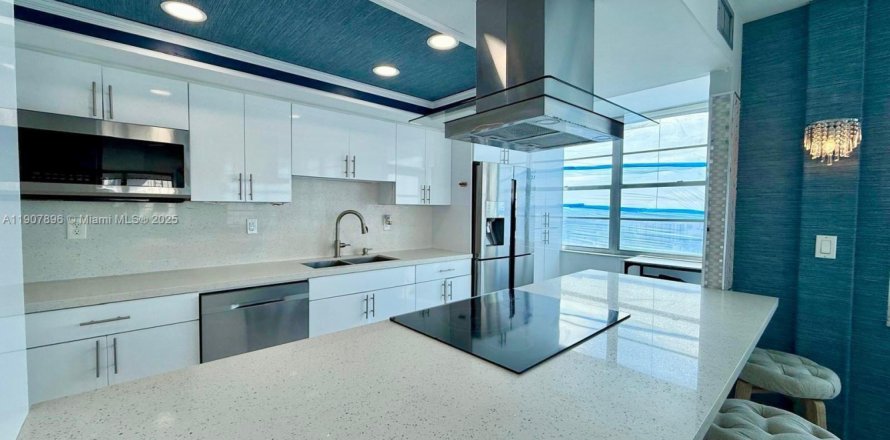 Кондоминиум с 2 спальнями в Авентура, Флорида № 1964563