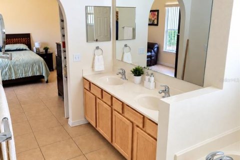 House in Kissimmee, Florida 4 bedrooms, 174.1 sq.m. № 2391651 - photo 8