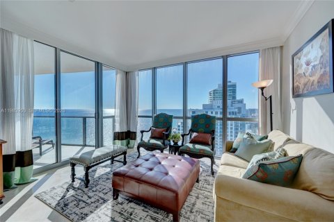 Купить кондоминиум в Холливуд, Флорида 4 спальни, 322м2, № 2045636 - фото 10