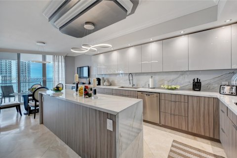 Купить кондоминиум в Холливуд, Флорида 4 спальни, 322м2, № 2045636 - фото 8