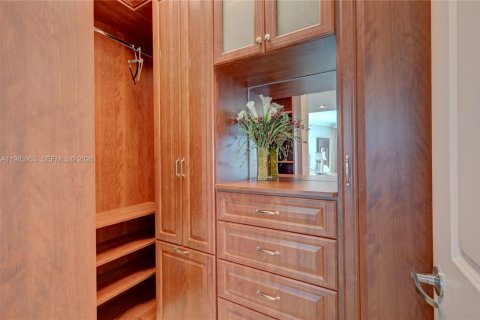 Купить кондоминиум в Холливуд, Флорида 4 спальни, 322м2, № 2045636 - фото 23