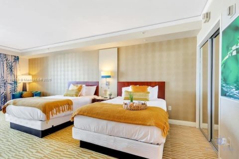 Condominio en venta en Sunny Isles Beach, Florida, 51.19 m2 № 1935248 - foto 14