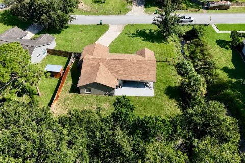 House in Titusville, Florida 3 bedrooms, 136.19 sq.m. № 2350402