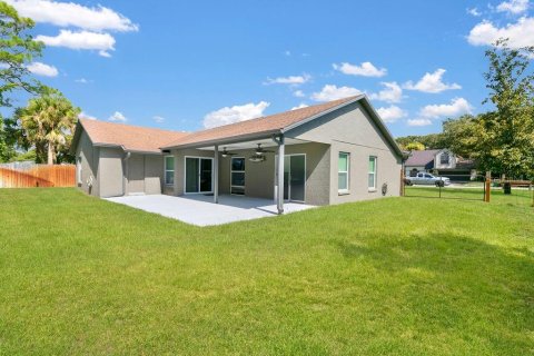 House in Titusville, Florida 3 bedrooms, 136.19 sq.m. № 2350402 - photo 20