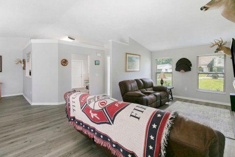 House in Titusville, Florida 3 bedrooms, 136.19 sq.m. № 2350402 - photo 27