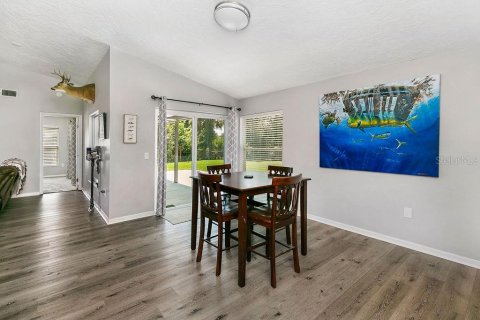 House in Titusville, Florida 3 bedrooms, 136.19 sq.m. № 2350402 - photo 14