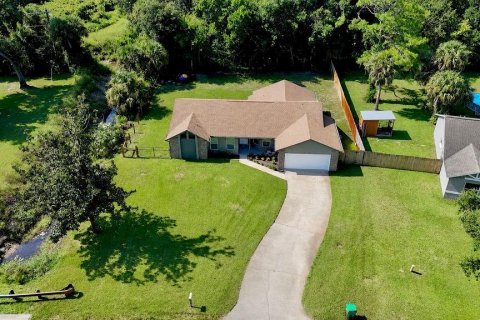 House in Titusville, Florida 3 bedrooms, 136.19 sq.m. № 2350402 - photo 28