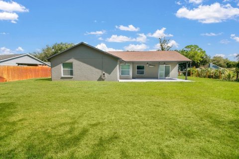 House in Titusville, Florida 3 bedrooms, 136.19 sq.m. № 2350402 - photo 23