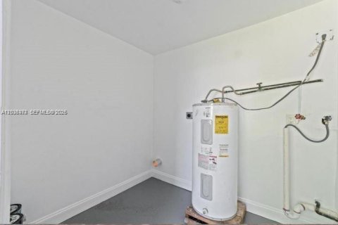 House in Fort Lauderdale, Florida 3 bedrooms, 83.61 sq.m. № 2182526 - photo 14