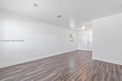 House in Fort Lauderdale, Florida 3 bedrooms, 83.61 sq.m. № 2182526 - photo 9
